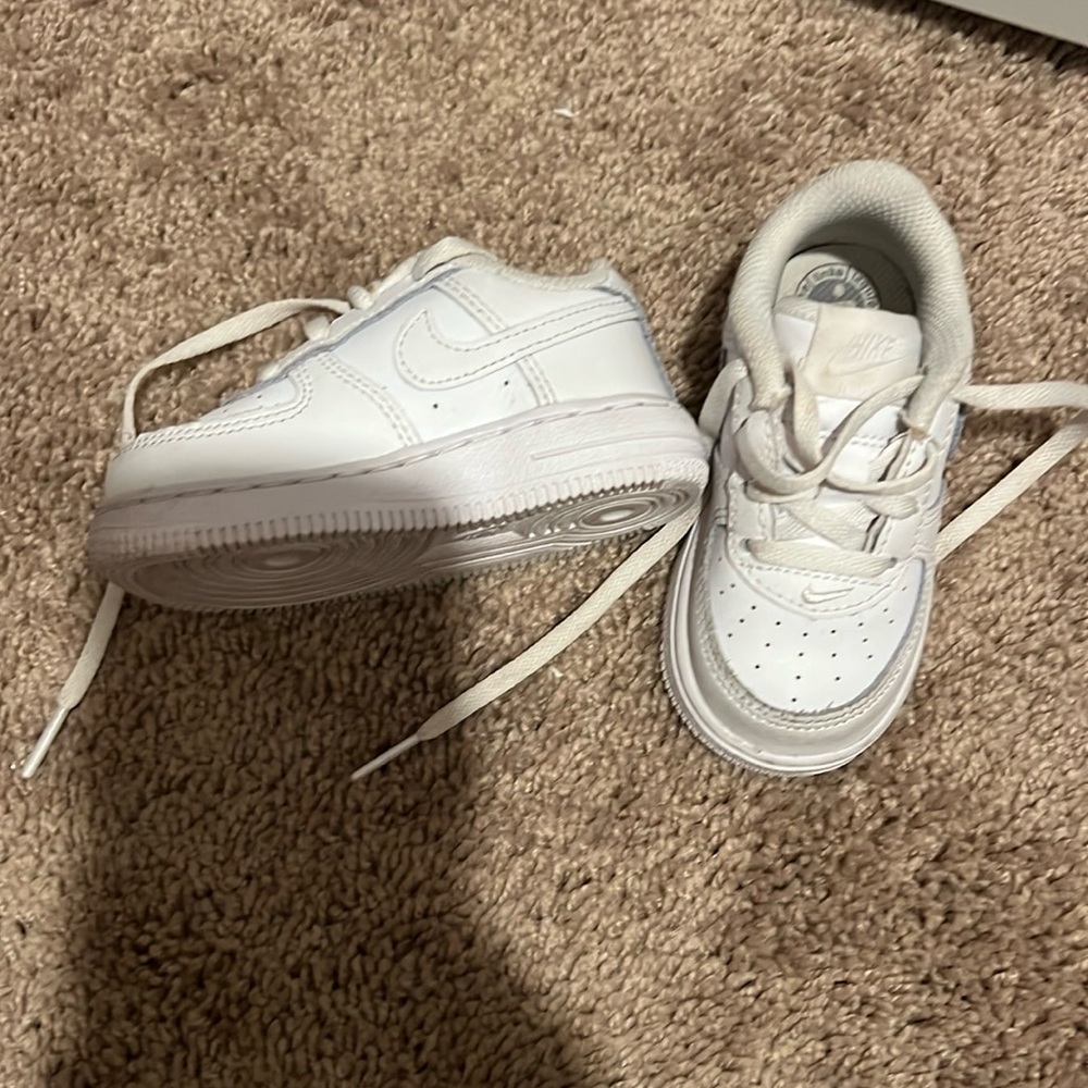 Nike
Air Force